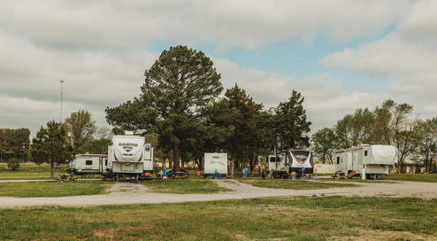 picdture of rv's in Joe's Red Barn RV Campground