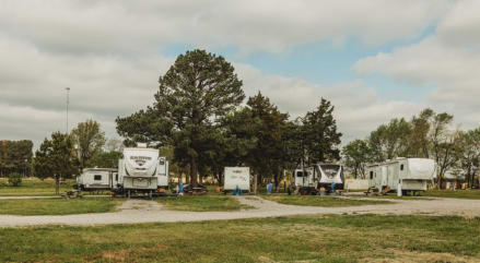 picdture of rv's in Joe's Red Barn RV Campground